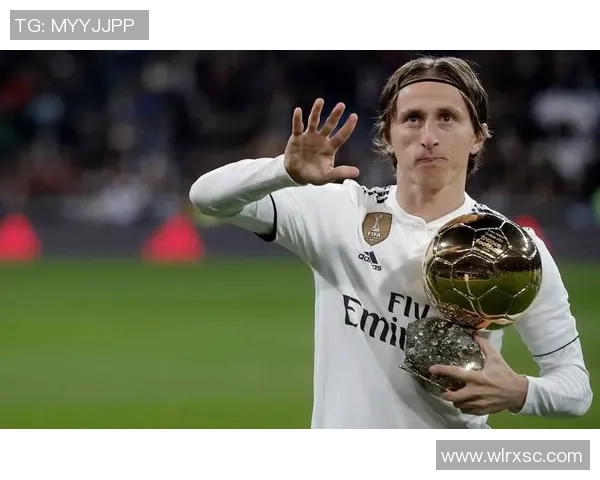 最佳队长足球明星的荣耀与责任：他们如何引领球队走向胜利