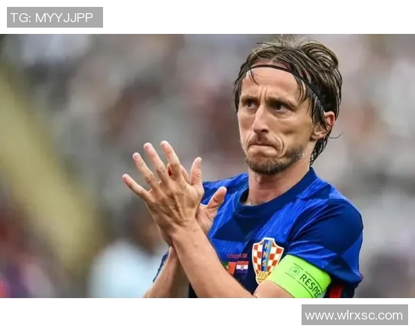 足球明星拉蒂奇的传奇旅程与辉煌成就揭秘