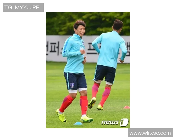 韩国8号足球明星的辉煌历程与未来展望解析